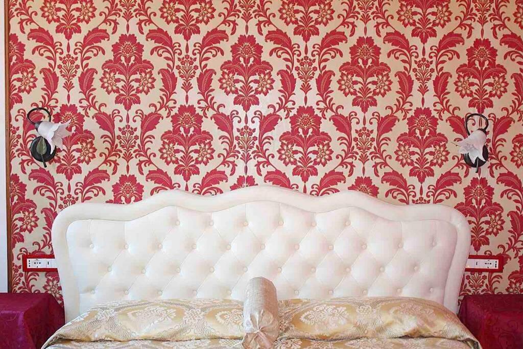 The Golden Apartment Venesia Bagian luar foto