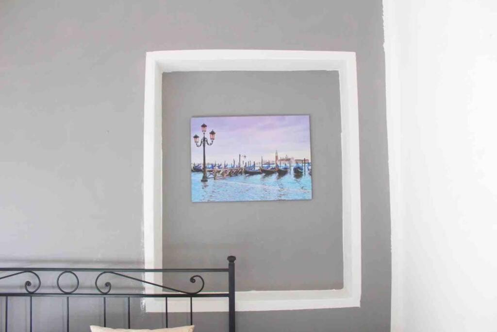 The Golden Apartment Venesia Bagian luar foto
