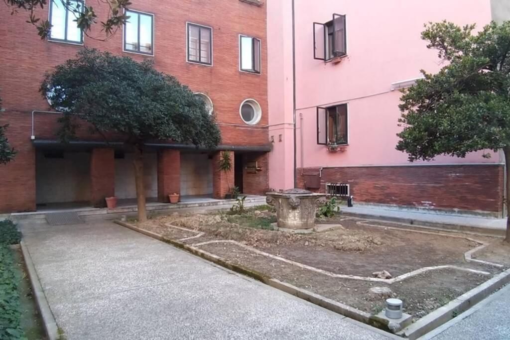 The Golden Apartment Venesia Bagian luar foto