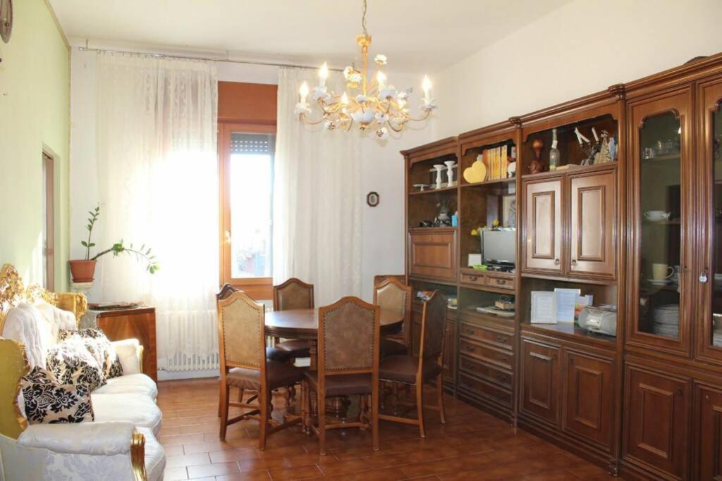 The Golden Apartment Venesia Bagian luar foto