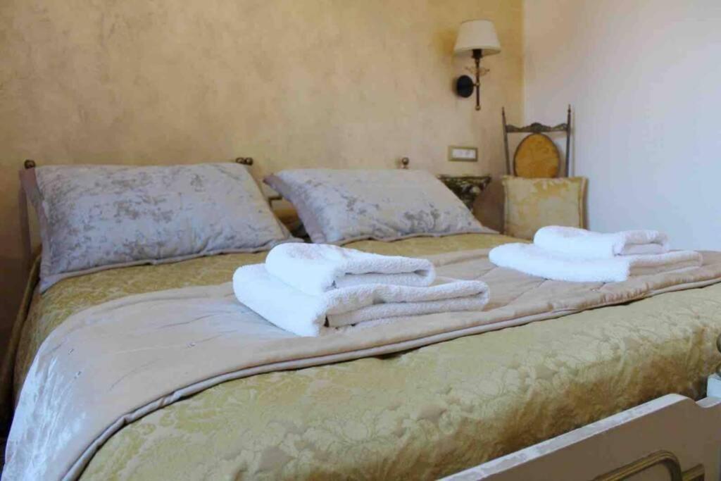 The Golden Apartment Venesia Bagian luar foto