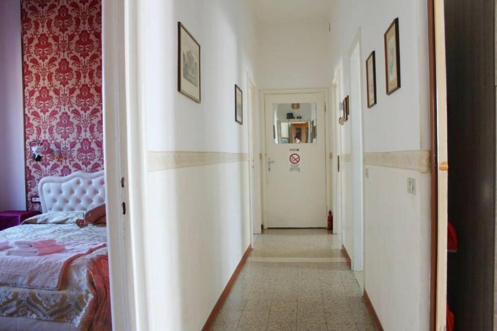 The Golden Apartment Venesia Bagian luar foto
